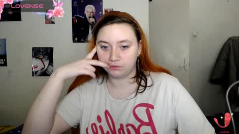 Snapshot of lily_shamy chatting on January 14, 8:15 pm Alice online show from January 14, 8:15 pm
