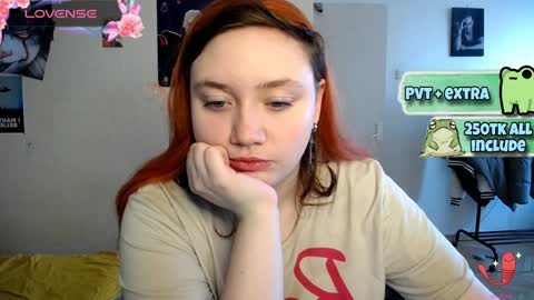 Snapshot of lily_shamy chatting on February 5, 10:08 am Alice online show from February 5, 10:08 am