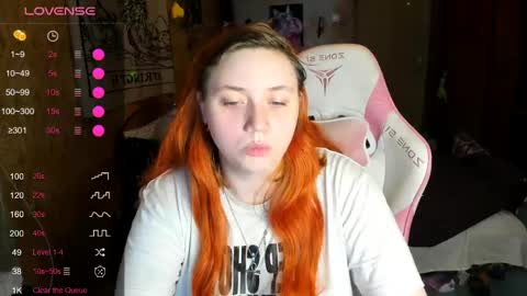Snapshot of lily_shamy chatting on June 5, 5:18 pm Alice online show from June 5, 5:18 pm