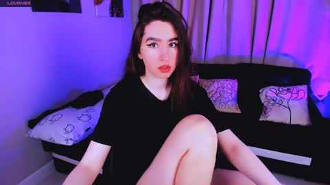 Snapshot of lily_xbaby chatting on February 2, 8:57 am LILY online show from February 2, 8:57 am