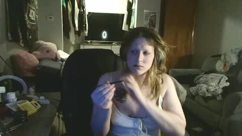 Snapshot of lilybvixen chatting on May 13, 3:26 am lilybvixen online show from May 13, 3:26 am