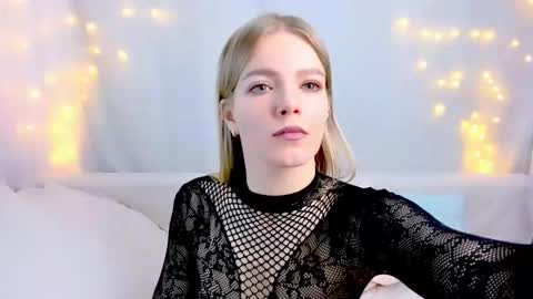 lilydavisss online show from February 11, 3:00 am