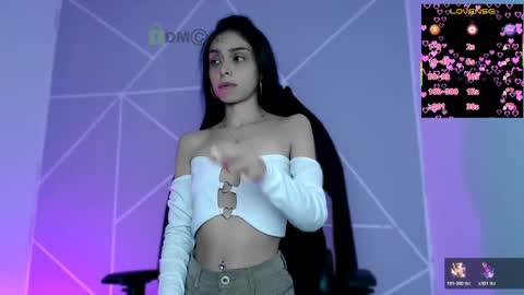 Snapshot of lilylouisee_ chatting on May 20, 12:06 am Liliana louise online show from May 20, 12:06 am