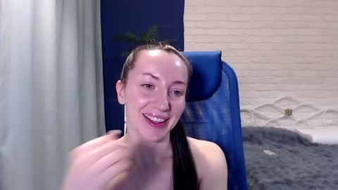 Lily online show from May 4, 8:21 am