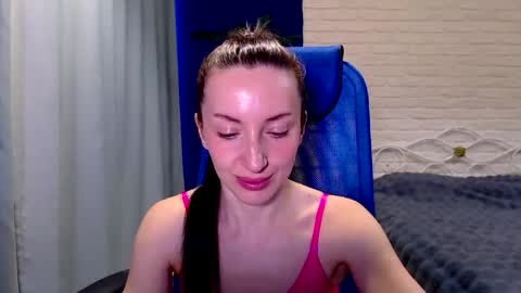 Lily online show from June 1, 9:33 am