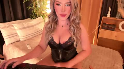 IM YOUR TRUE GODESS Lilymonstercock online show from April 6, 3:37 am