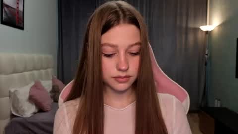 Lily online show from June 18, 8:14 am