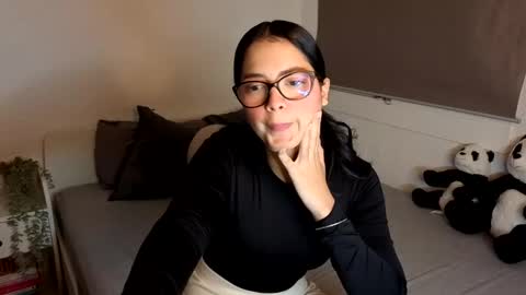 LillyPanda online show from November 7, 8:42 pm