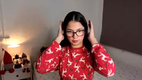 LillyPanda online show from November 30, 8:24 pm