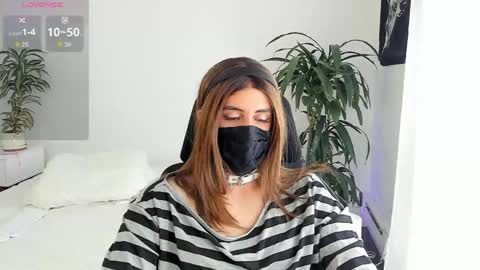 Lily Reina online show from March 23, 6:12 pm