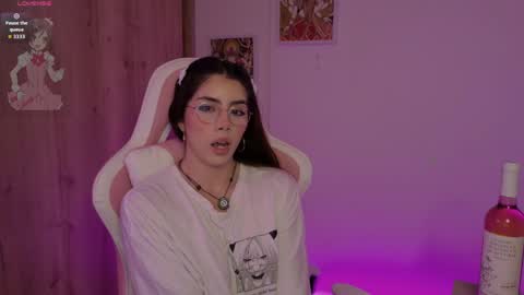 Snapshot of lilyrouse_ chatting on May 14, 3:35 am lily help me to collect more cosplay online show from May 14, 3:35 am