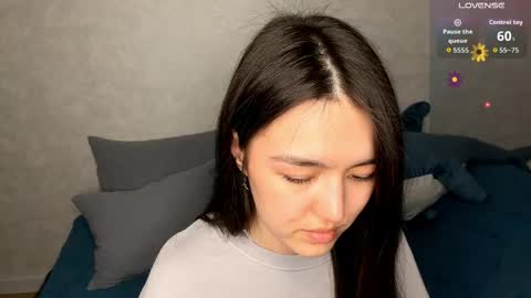 Snapshot of lilysollar chatting on April 5, 3:42 pm Lily online show from April 5, 3:42 pm