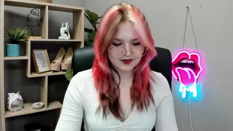 Lily online show from June 16, 6:38 am