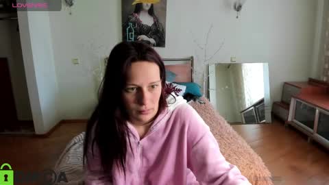 Snapshot of lilyviolet7 chatting on April 23, 7:52 am Hi Im Lily online show from April 23, 7:52 am
