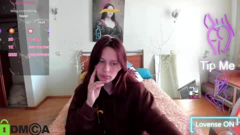 Snapshot of lilyviolet7 chatting on April 28, 7:57 am Hi Im Lily online show from April 28, 7:57 am
