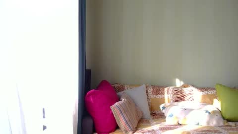 LilyXSky online show from February 2, 11:31 am