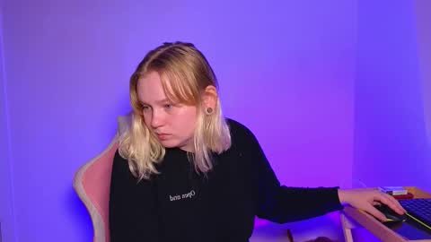 Snapshot of lime_cat chatting on September 26, 12:47 am lime cat online show from September 26, 12:47 am