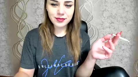    online show from November 25, 11:10 am