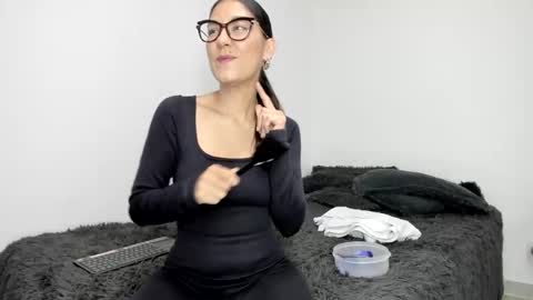 Snapshot of lina__mandarina chatting on October 24, 8:27 pm Lina Mandarina online show from October 24, 8:27 pm