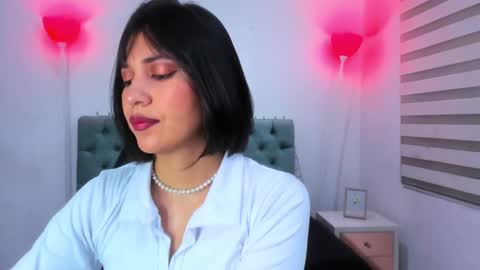 Snapshot of lina_bedoya chatting on January 15, 11:43 am  Lina Bedoya  online show from January 15, 11:43 am