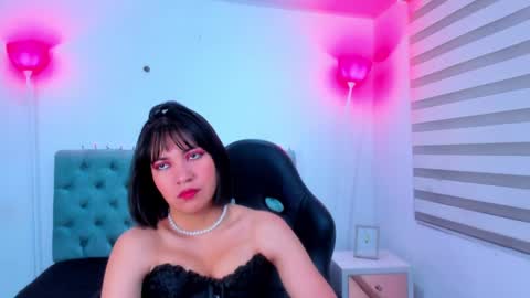 Snapshot of lina_bedoya chatting on January 16, 11:37 am  Lina Bedoya  online show from January 16, 11:37 am