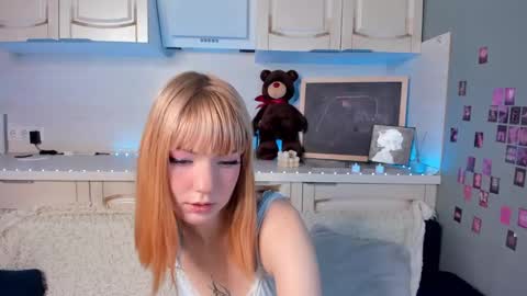 Snapshot of lina_blueeyed chatting on February 5, 8:11 am Lina blueeyed    GMT3 1100-1700 Mon Wed Thu Sat Sun online show from February 5, 8:11 am