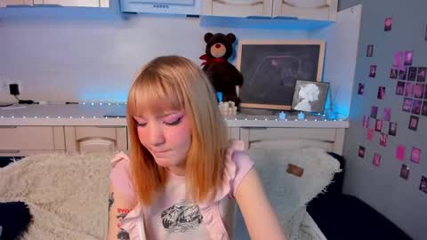 Snapshot of lina_blueeyed chatting on February 5, 11:12 am Lina blueeyed    GMT3 1100-1700 Mon Wed Thu Sat Sun online show from February 5, 11:12 am