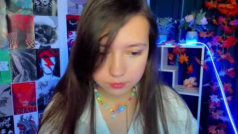 Snapshot of lina_brownie chatting on December 4, 2:31 am Lina online show from December 4, 2:31 am