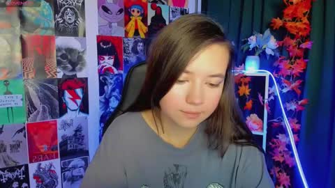 Snapshot of lina_brownie chatting on December 13, 2:10 am Lina online show from December 13, 2:10 am