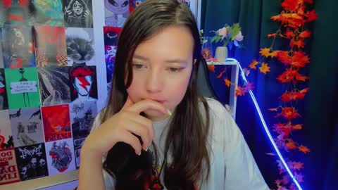 Snapshot of lina_brownie chatting on December 19, 2:23 am Lina online show from December 19, 2:23 am