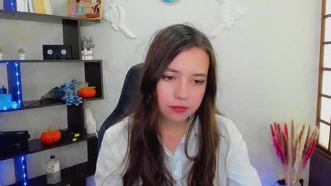 Snapshot of lina_brownie chatting on December 21, 5:14 am Lina online show from December 21, 5:14 am