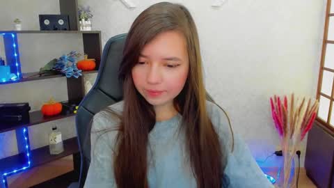 Snapshot of lina_brownie chatting on December 22, 1:55 am Lina online show from December 22, 1:55 am