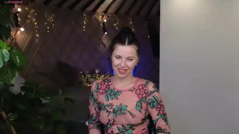 Snapshot of lina_flore chatting on June 25, 8:57 pm lina_flore online show from June 25, 8:57 pm