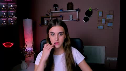 lina_fox12 online show from November 10, 2:05 pm