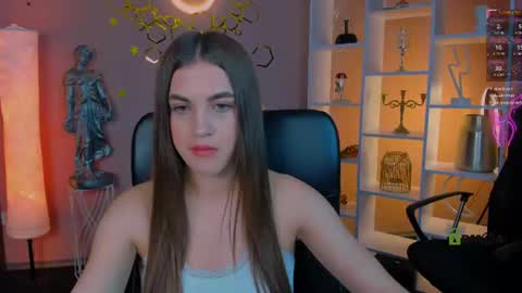 Snapshot of lina_fox12 chatting on June 30, 12:28 pm lina_fox12 online show from June 30, 12:28 pm