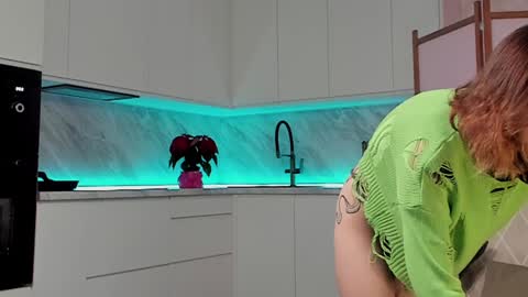 Snapshot of lina_n_kitty chatting on December 7, 9:50 am Lina - online show from December 7, 9:50 am