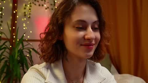 Snapshot of lina_n_kitty chatting on February 16, 8:44 pm Lina - online show from February 16, 8:44 pm