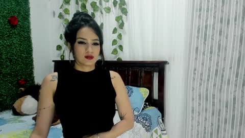 paola online show from December 3, 9:56 pm