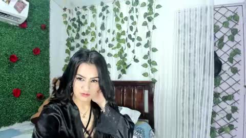 paola online show from October 5, 2:10 am