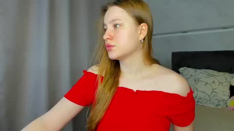 Snapshot of lina_smilee chatting on June 28, 1:11 am Lina online show from June 28, 1:11 am