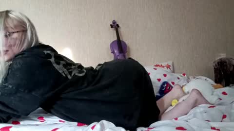 Snapshot of lina_sun1 chatting on May 31, 3:30 pm lina_sun1 online show from May 31, 3:30 pm
