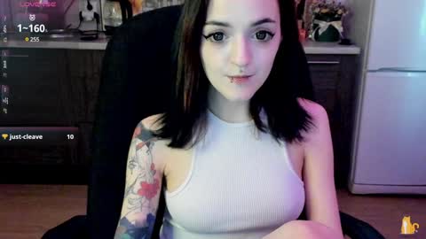 Snapshot of lina_tyaan chatting on December 13, 11:02 am Lina 3 1715622743 online show from December 13, 11:02 am