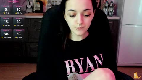 Snapshot of lina_tyaan chatting on December 16, 9:35 am Lina 3 1715622743 online show from December 16, 9:35 am