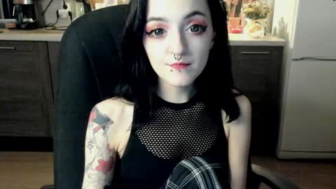 Snapshot of lina_tyaan chatting on December 31, 1:04 am Lina 3 1715622743 online show from December 31, 1:04 am