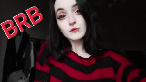 Lina 3  1715622743 online show from December 22, 9:17 am