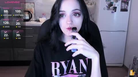 Lina 3  1715622743 online show from March 25, 7:47 am