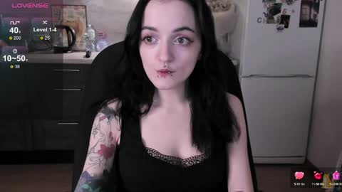 Lina 3  1715622743 online show from April 4, 5:10 pm