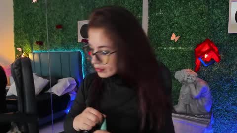 Lina  online show from March 30, 11:33 am