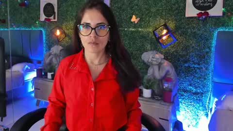 Snapshot of linagh chatting on May 11, 11:27 am Lina online show from May 11, 11:27 am