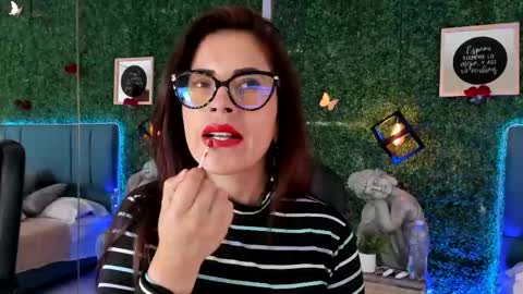 Snapshot of linagh chatting on May 28, 11:29 am Lina online show from May 28, 11:29 am
